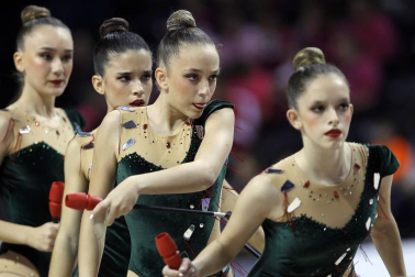 Las gimnastas se juegan en apenas dos minutos y medio el trabajo de varios meses de preparación previa y de más de dos horas de calentamiento el día de competición