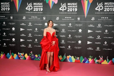 Rosalía, los Jonas Brothers, Leiva, Nicky Jam, Billie Eilis, Aitana, Becky G, Beret, Don Patricio o Ava Max, pusieron en pie a un público de casi 15.000 personas que asistieron a la gala de los premios '40 Music Awards' celebrada en el Wizink Center de Madrid.