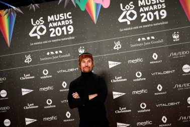 Rosalía, los Jonas Brothers, Leiva, Nicky Jam, Billie Eilis, Aitana, Becky G, Beret, Don Patricio o Ava Max, pusieron en pie a un público de casi 15.000 personas que asistieron a la gala de los premios '40 Music Awards' celebrada en el Wizink Center de Madrid.
