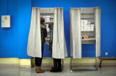 Jornada electoral marcada por el frío, la lluvia y la nieve