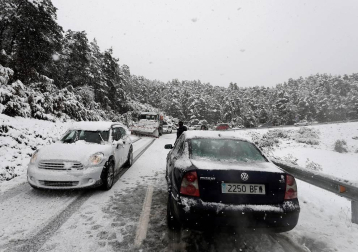 La nieve ha vuelto a Navarra en las últimas horas. La cota subirá en las próximas horas hasta los 1.200/1.000 metros.