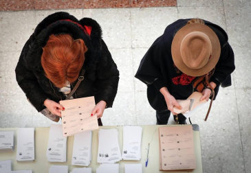 Jornada electoral marcada por el frío, la lluvia y la nieve