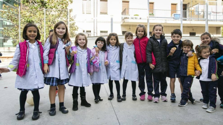 Alumnado del Colegio FEC Vedruna de Pamplona durante una jornada lectiva.