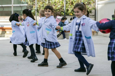 Alumnado del Colegio FEC Vedruna de Pamplona durante una jornada lectiva.