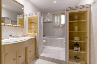 En pleno centro de la ciudad, a 5 minutos de la Plaza de Toros y del Club de Tenis