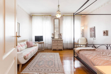 En pleno centro de la ciudad, a 5 minutos de la Plaza de Toros y del Club de Tenis