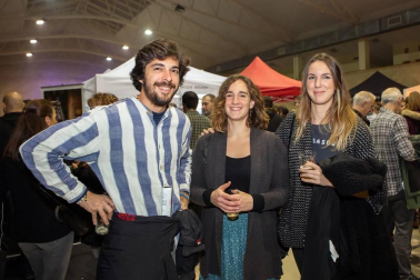 El pabellón deportivo Hilarión Eslava acogió la quinta edición de la feria Beerlada, que durante el fin de semana del 8 y 9 de noviembre reunió a los amantes de la cerveza de origen artesanal. Un evento en el que se pudo participar en diferentes actividades como catas temáticas, conciertos o concurso de catas a ciegas.