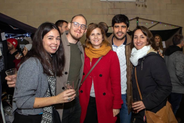 El pabellón deportivo Hilarión Eslava acogió la quinta edición de la feria Beerlada, que durante el fin de semana del 8 y 9 de noviembre reunió a los amantes de la cerveza de origen artesanal. Un evento en el que se pudo participar en diferentes actividades como catas temáticas, conciertos o concurso de catas a ciegas.