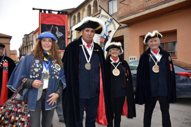 Cabanillas acogió el sábado 9 de noviembre el XIX Capítulo General de la Cofradía del Aceite de Oliva de Navarra. Durante el acto se nombró miembros de honor a la presidenta del Gobierno de Navarra, María Chivite; al cocinero Pedro Larumbe; a la sociedad pública INTIA y al vecino de Cabanillas Ignacio Sangüesa Mateo, por su aportación al deporte local.