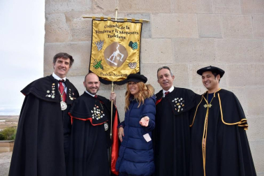 Cabanillas acogió el sábado 9 de noviembre el XIX Capítulo General de la Cofradía del Aceite de Oliva de Navarra. Durante el acto se nombró miembros de honor a la presidenta del Gobierno de Navarra, María Chivite; al cocinero Pedro Larumbe; a la sociedad pública INTIA y al vecino de Cabanillas Ignacio Sangüesa Mateo, por su aportación al deporte local.