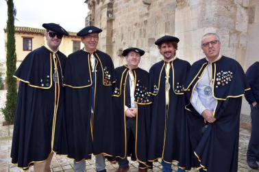 Cabanillas acogió el sábado 9 de noviembre el XIX Capítulo General de la Cofradía del Aceite de Oliva de Navarra. Durante el acto se nombró miembros de honor a la presidenta del Gobierno de Navarra, María Chivite; al cocinero Pedro Larumbe; a la sociedad pública INTIA y al vecino de Cabanillas Ignacio Sangüesa Mateo, por su aportación al deporte local.