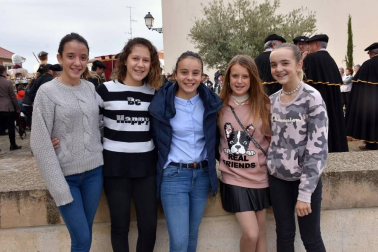 Cabanillas acogió el sábado 9 de noviembre el XIX Capítulo General de la Cofradía del Aceite de Oliva de Navarra. Durante el acto se nombró miembros de honor a la presidenta del Gobierno de Navarra, María Chivite; al cocinero Pedro Larumbe; a la sociedad pública INTIA y al vecino de Cabanillas Ignacio Sangüesa Mateo, por su aportación al deporte local.