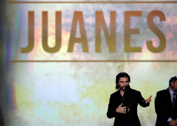 Juanes, leyenda en los Latin Grammy: "Nadie te puede parar cuando sueñas"