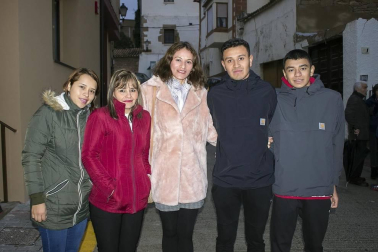 La Casa de Cultura de Larraga acogió la Gala del Triatlón Navarro 2019, un evento organizado en esta ocasión por la Asociación de Amigos del Cross de Reyes de Larraga. Durante el acto se reconoció a los mejores de la pasada temporada desde edad infantil hasta veteranos y tanto en categoría femenina como masculina.