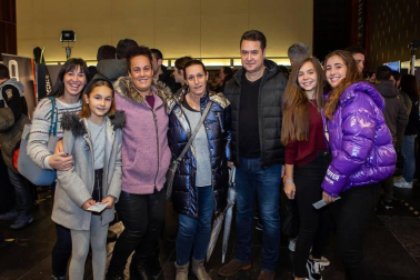 El 7, 8 y 9 de noviembre se celebró en Baluarte la octava edición de Skimetraje Play Pyrenees. Además de disfrutar de las proyecciones y la entrega de premios, los asistentes pudieron conocer el Winter Hall, en el que se instalaron dos exposiciones de fotografía así como expositores con las novedades para la nueva temporada de nieve, estaciones de esquí, ambientación musical y audiovisual e incluso una barra de cerveza.