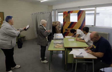 Jornada electoral marcada por el frío, la lluvia y la nieve
