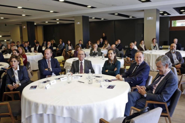 Un centenar de personas participó en la cita celebrada en Pamplona este lunes, 18 de noviembre de 2019.