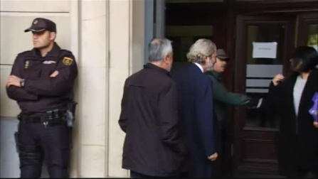 Griñán, condenado a 6 años de cárcel y Chaves, inhabilitado 9