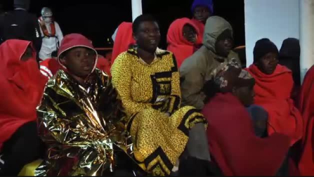 Llegan al puerto de Melilla los 81 migrantes rescatados en Chafarinas