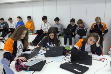 Alumnado del colegio Calasanz Escolapios de Pamplona durante una jornada lectiva.