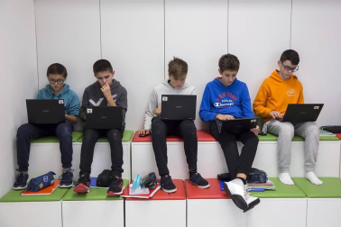 Alumnado del colegio Calasanz Escolapios de Pamplona durante una jornada lectiva.