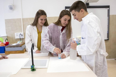 Alumnado del colegio Calasanz Escolapios de Pamplona durante una jornada lectiva.