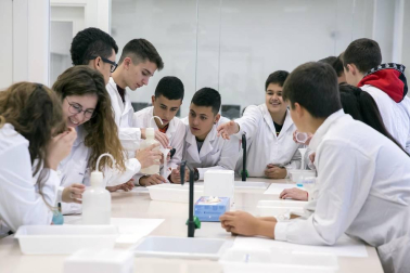 Alumnado del colegio Calasanz Escolapios de Pamplona durante una jornada lectiva.