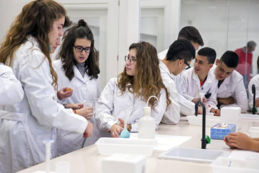 Alumnado del colegio Calasanz Escolapios de Pamplona durante una jornada lectiva.