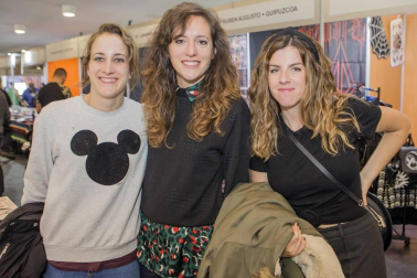 La Sala de Exposiciones de Baluarte acogió el fin de semana pasado la Pamplona Tattoo Expo, la II Convención Internacional de Tatuaje de la Comunidad foral. La Feria reunió un total de 80 stands de tatuaje de artistas de 19 ciudades españolas y el público pudo disfrutar de un buen ambiente e irse con un tatuaje recién hecho.