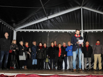 La plaza de los Fueros de Azagra se convirtió la jornada del sábado 16 de noviembre en un gran escaparate para las verduras de invierno. Allí se celebró el 'XIX Mercado Verduras de Invierno. Del campo a la mesa. Azagra siempre apetecible'. En este mismo espacio se instaló una carpa municipal en la que se desarrollaron diferentes actividades a lo largo del día, como talleres, degustaciones, cocinados en directo o actuaciones culturales.