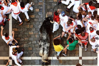 Fotos de los mejores momentos de los encierros de San Fermín 2019
