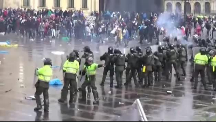Violentas protestas en Colombia contra las políticas del presidente Iván Duque