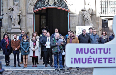 Galería de fotos de las concentraciones vividas este lunes, 25 de noviembre, en torno a la conmemoración del Día Internacional contra la violencia hacia las mujeres.