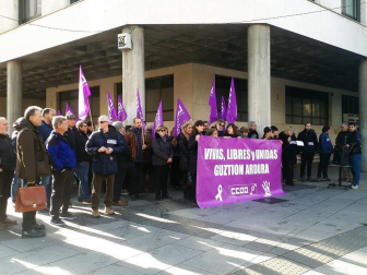 Galería de fotos de las concentraciones vividas este lunes, 25 de noviembre, en torno a la conmemoración del Día Internacional contra la violencia hacia las mujeres.