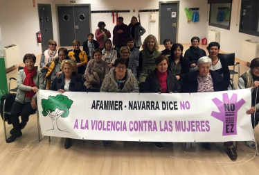 Galería de fotos de las concentraciones vividas este lunes, 25 de noviembre, en torno a la conmemoración del Día Internacional contra la violencia hacia las mujeres.