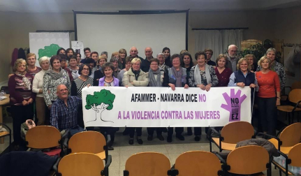 Galería de fotos de las concentraciones vividas este lunes, 25 de noviembre, en torno a la conmemoración del Día Internacional contra la violencia hacia las mujeres.