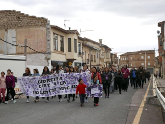 Galería de fotos de las concentraciones vividas este lunes, 25 de noviembre, en torno a la conmemoración del Día Internacional contra la violencia hacia las mujeres.