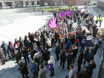Galería de fotos de las concentraciones vividas este lunes, 25 de noviembre, en torno a la conmemoración del Día Internacional contra la violencia hacia las mujeres.