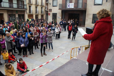 Galería de fotos de las concentraciones vividas este lunes, 25 de noviembre, en torno a la conmemoración del Día Internacional contra la violencia hacia las mujeres.