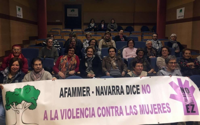 Galería de fotos de las concentraciones vividas este lunes, 25 de noviembre, en torno a la conmemoración del Día Internacional contra la violencia hacia las mujeres.