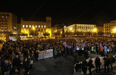 Fotografías de la concentración en Pamplona con motivo del 25 de noviembre: Día Internacional contra la violencia hacia las mujeres