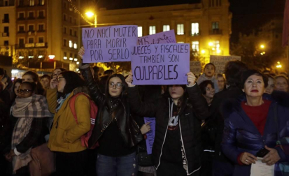 Fotografías de la concentración en Pamplona con motivo del 25 de noviembre: Día Internacional contra la violencia hacia las mujeres