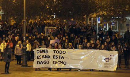 Fotografías de la concentración en Pamplona con motivo del 25 de noviembre: Día Internacional contra la violencia hacia las mujeres