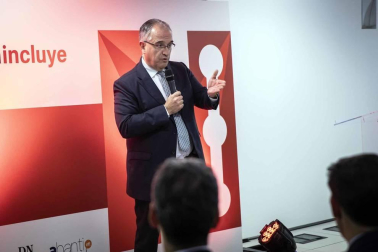 La sede de Diario de Navarra en Cordovilla ha sido el escenario de presentación pública de Navarra Incluye, un proyecto impulsado por Diario de Navarra y Abanti Social que nace con el objetivo de conseguir que Navarra sea la comunidad con el mayor índice de inclusión socio-laboral de personas en situación de difícil inserción.