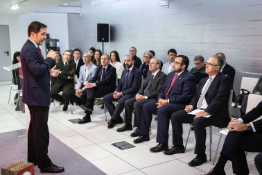 La sede de Diario de Navarra en Cordovilla ha sido el escenario de presentación pública de Navarra Incluye, un proyecto impulsado por Diario de Navarra y Abanti Social que nace con el objetivo de conseguir que Navarra sea la comunidad con el mayor índice de inclusión socio-laboral de personas en situación de difícil inserción.