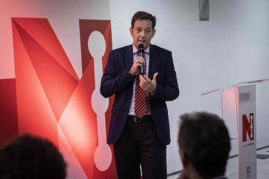La sede de Diario de Navarra en Cordovilla ha sido el escenario de presentación pública de Navarra Incluye, un proyecto impulsado por Diario de Navarra y Abanti Social que nace con el objetivo de conseguir que Navarra sea la comunidad con el mayor índice de inclusión socio-laboral de personas en situación de difícil inserción.
