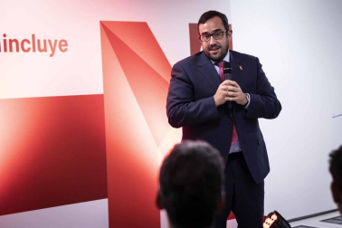 La sede de Diario de Navarra en Cordovilla ha sido el escenario de presentación pública de Navarra Incluye, un proyecto impulsado por Diario de Navarra y Abanti Social que nace con el objetivo de conseguir que Navarra sea la comunidad con el mayor índice de inclusión socio-laboral de personas en situación de difícil inserción.