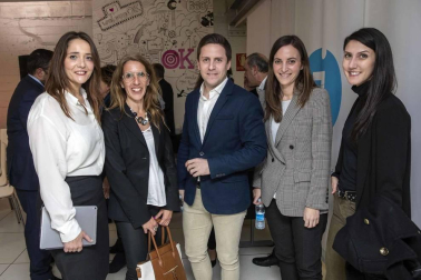 La sede de Diario de Navarra en Cordovilla ha sido el escenario de presentación pública de Navarra Incluye, un proyecto impulsado por Diario de Navarra y Abanti Social que nace con el objetivo de conseguir que Navarra sea la comunidad con el mayor índice de inclusión socio-laboral de personas en situación de difícil inserción.