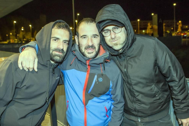 El pasado viernes se reunieron miles de personas en el Navarra Arena para disfrutar del concierto del grupo Berri Txarrak. La banda, nacida hace 25 años en Lekunberri, se despidió por todo lo alto con dos conciertos, viernes 22 y sábado 23 de noviembre, que consiguieron completar el aforo.