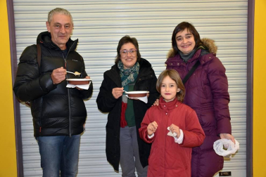 La VIII edición de Inverdura ofrece la oportunidad de degustar y reunirse alrededor de las verduras de invierno de la huerta navarra. Estas jornadas están organizadas por el Ayuntamiento de Tudela y son una excusa perfecta para disfrutar de un día en familia como fue el caso el pasado sábado.
